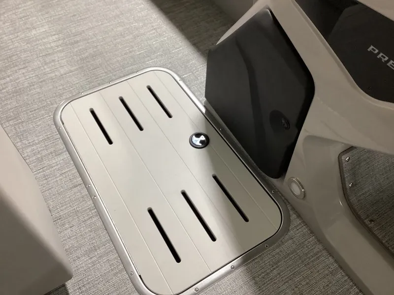 Slide: The Image of Premier 250 Solaris Rev 2024 - 31