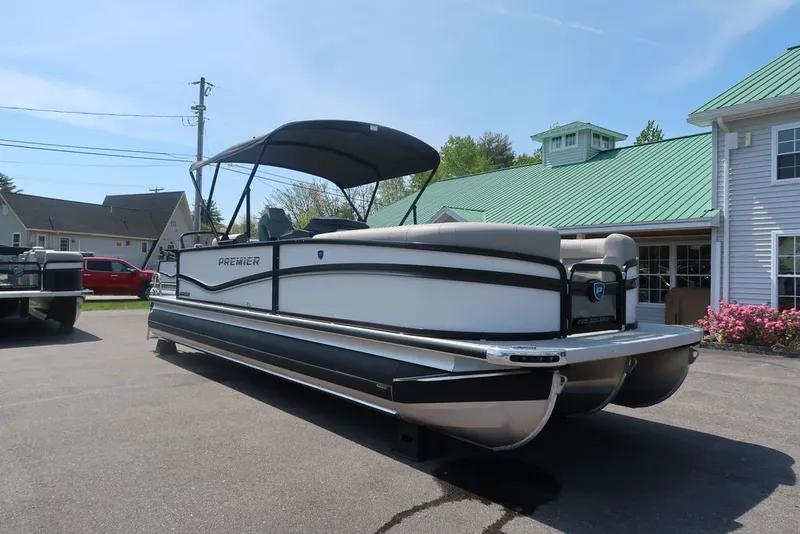 Slide: The Image of Premier 250 Solaris Rev 2024 - 6