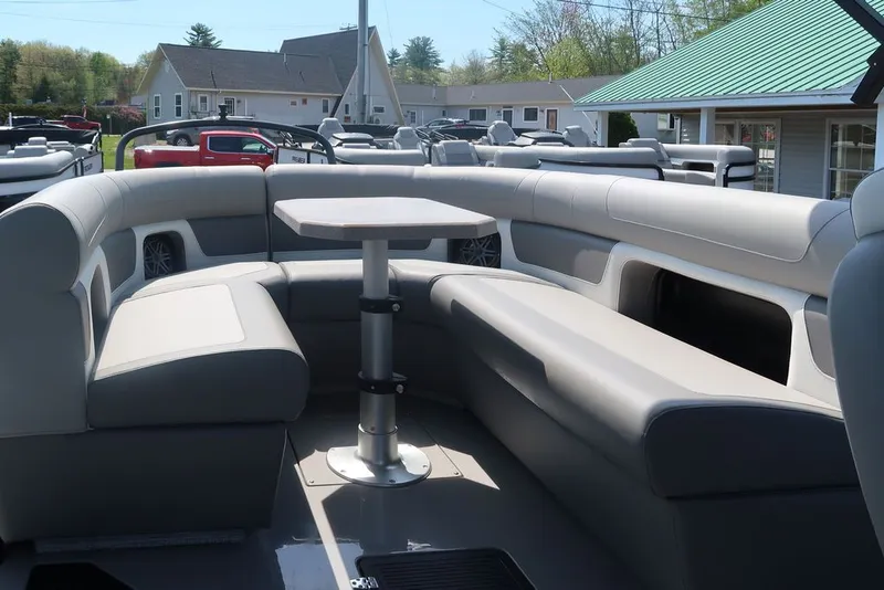 Slide: The Image of Premier 250 Solaris Rev 2024 - 9