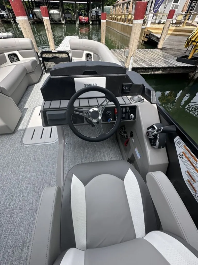 Slide: The Image of Premier 250 Solaris RF 2024 - 6