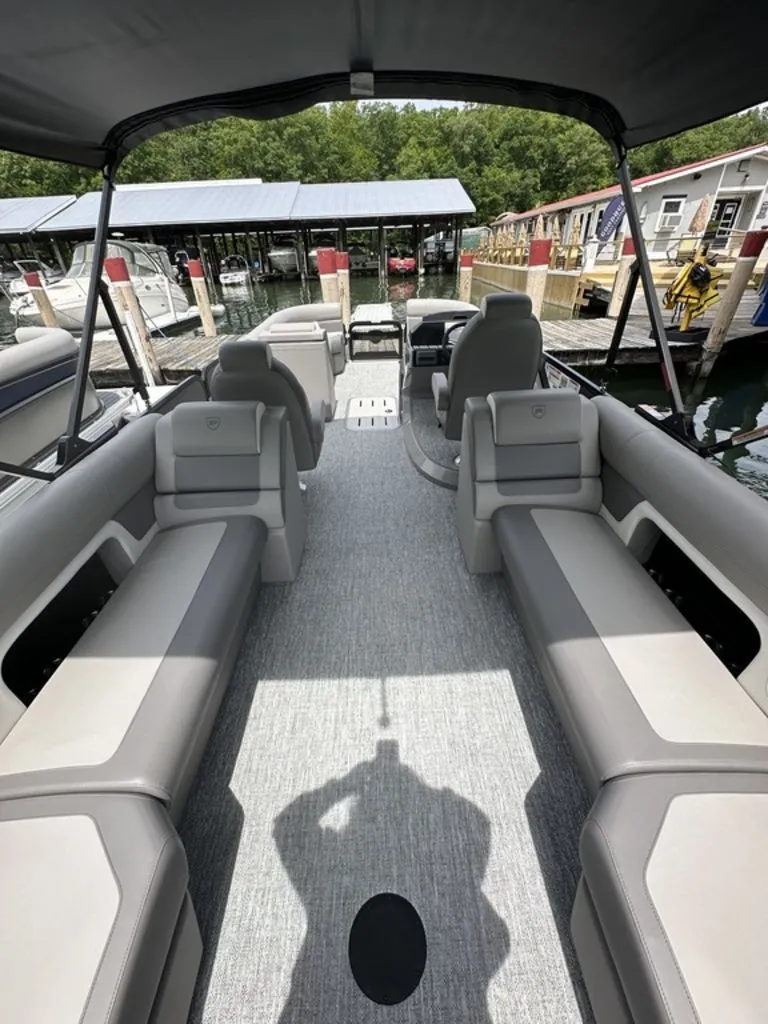 Slide: The Image of Premier 250 Solaris RF 2024 - 8