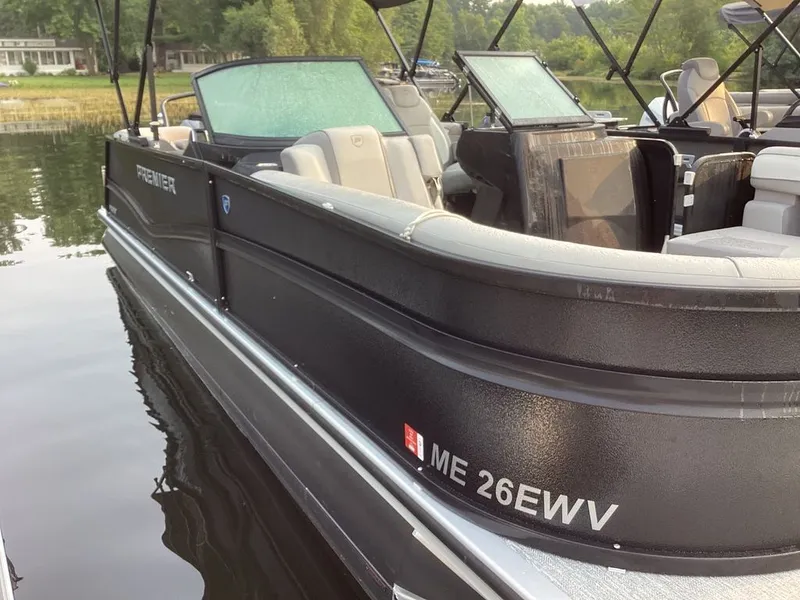 Slide: The Image of Premier 250 Solaris Sport 2024 - 14