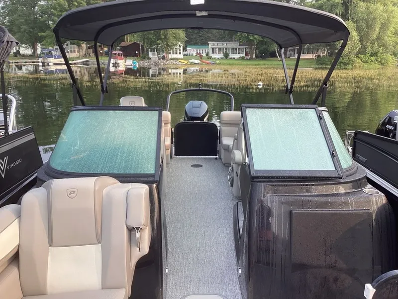 Slide: The Image of Premier 250 Solaris Sport 2024 - 3