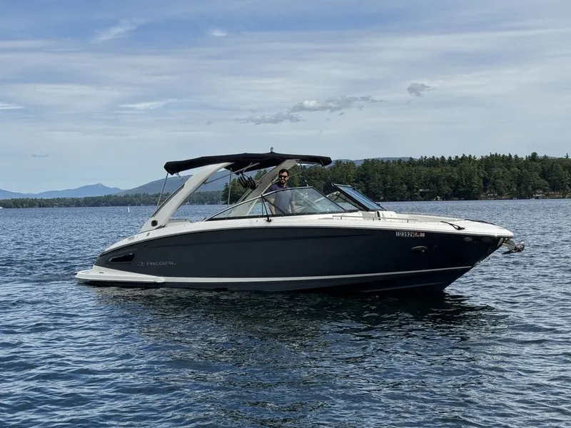 The Image of Regal 2800 Bowrider 2020 - 1