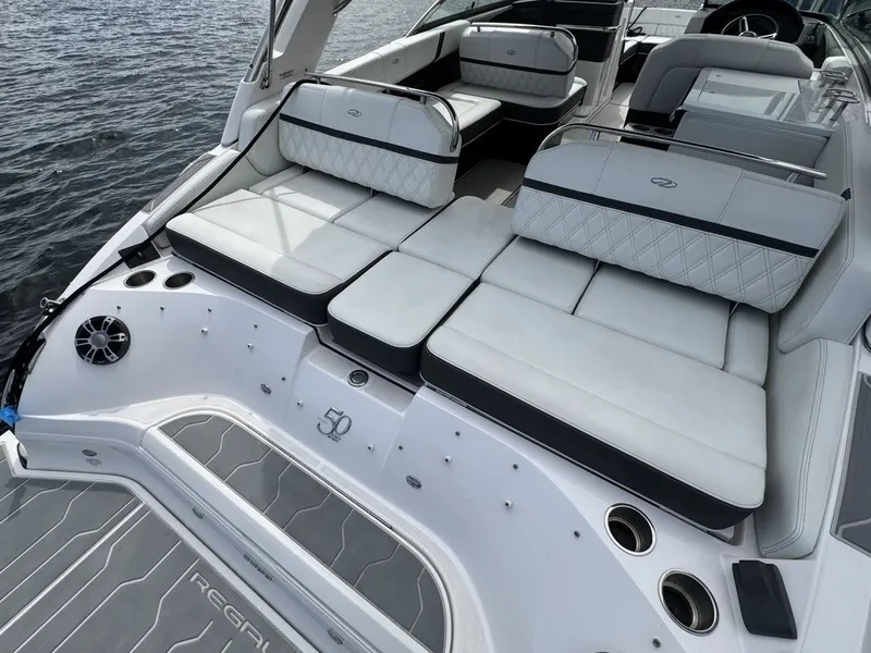 Slide: The Image of Regal 2800 Bowrider 2020 - 13