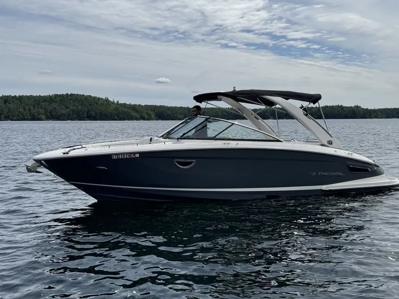 Slide: The Image of Regal 2800 Bowrider 2020 - 7