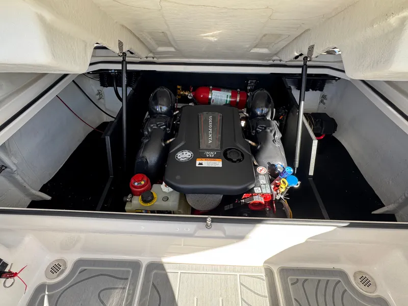 Slide: The Image of Regal LS6 Ultimate 2024 - 17