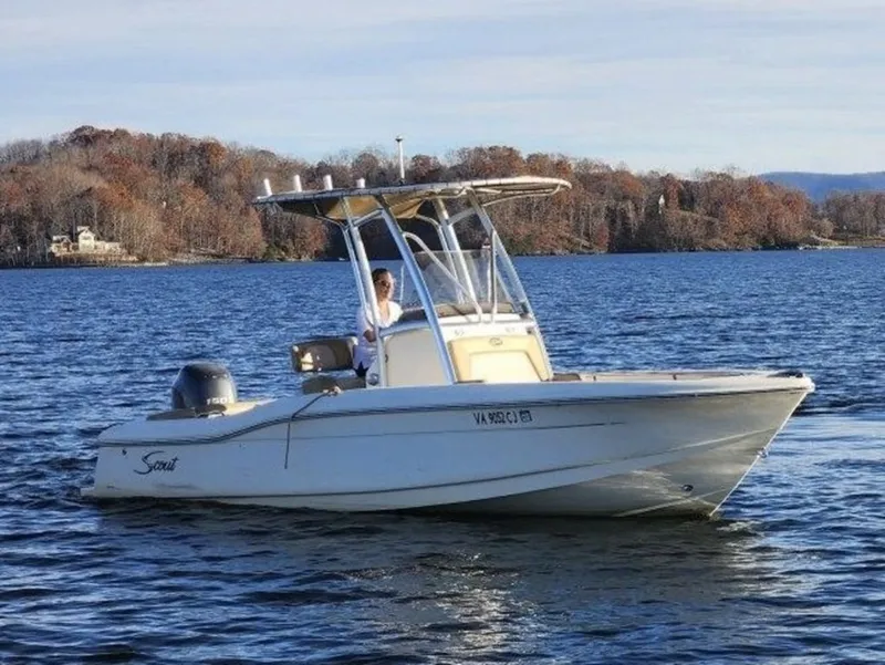 The Image of Scout 210XSF 2014 - 1