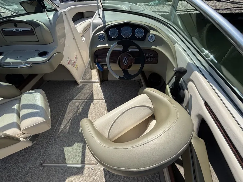 Slide: The Image of Sea Ray 220 Select 2004 - 7