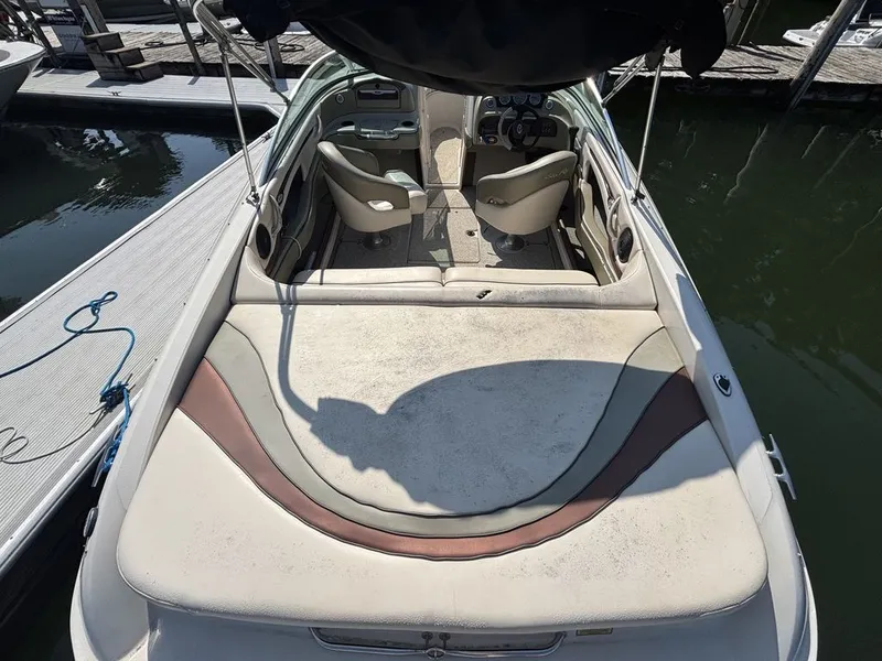 Slide: The Image of Sea Ray 220 Select 2004 - 8