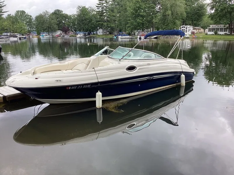 The Image of Sea Ray 240 Sundeck 2008 - 1