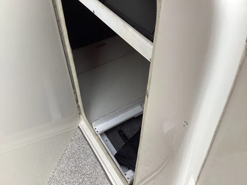 Slide: The Image of Sea Ray 240 Sundeck 2008 - 16