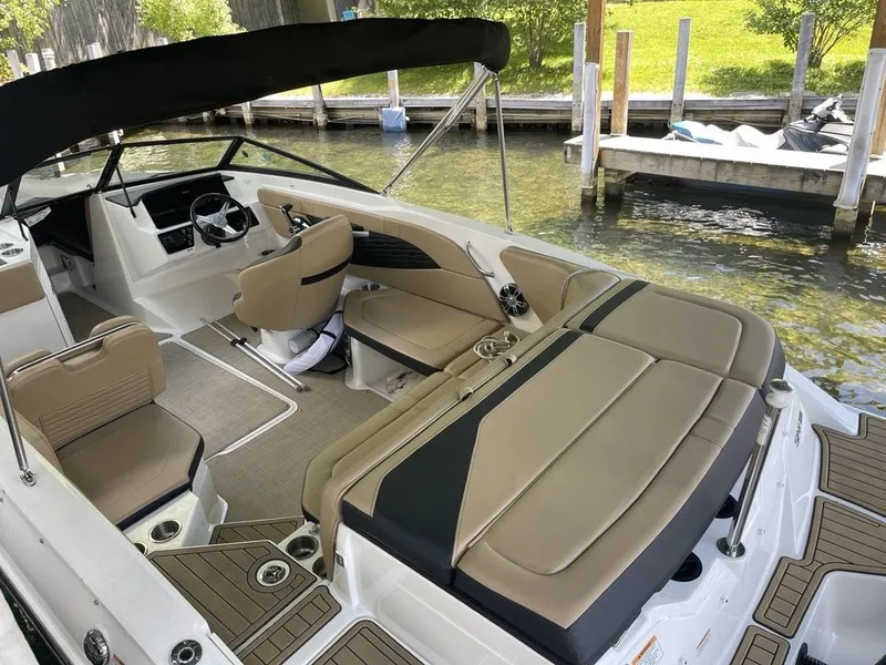 Slide: The Image of Sea Ray SPX 210 - Outboard 2023 - 6