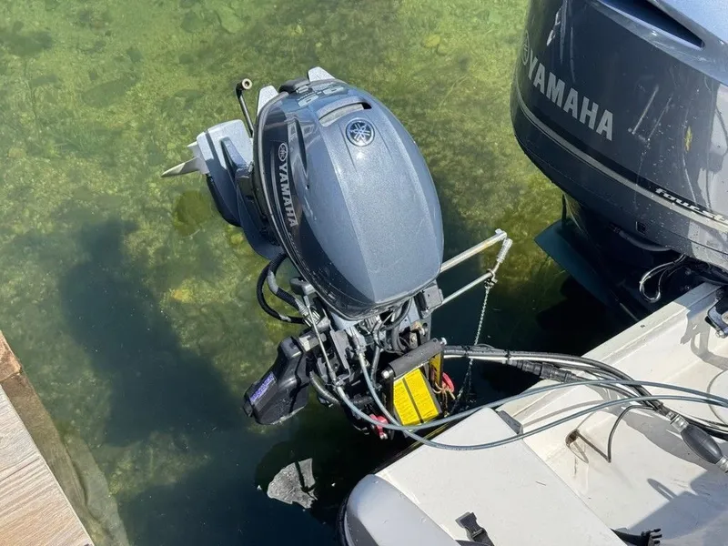 Slide: The Image of Seaswirl 2301 Striper 2002 - 4