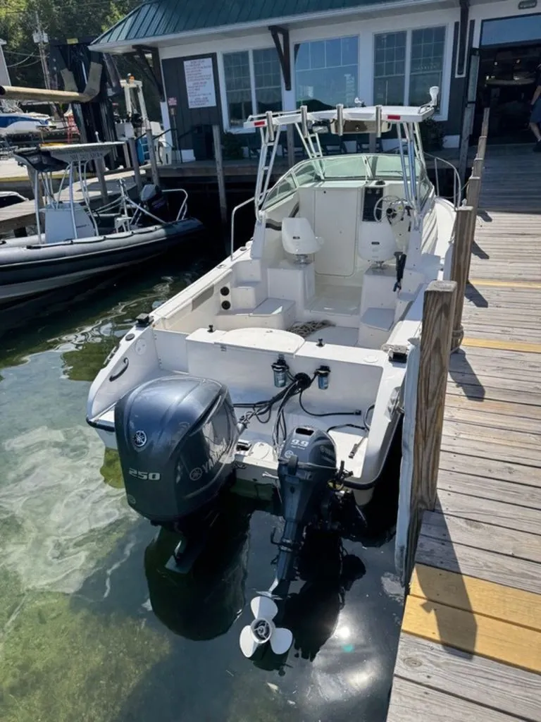 Slide: The Image of Seaswirl 2301 Striper 2002 - 5