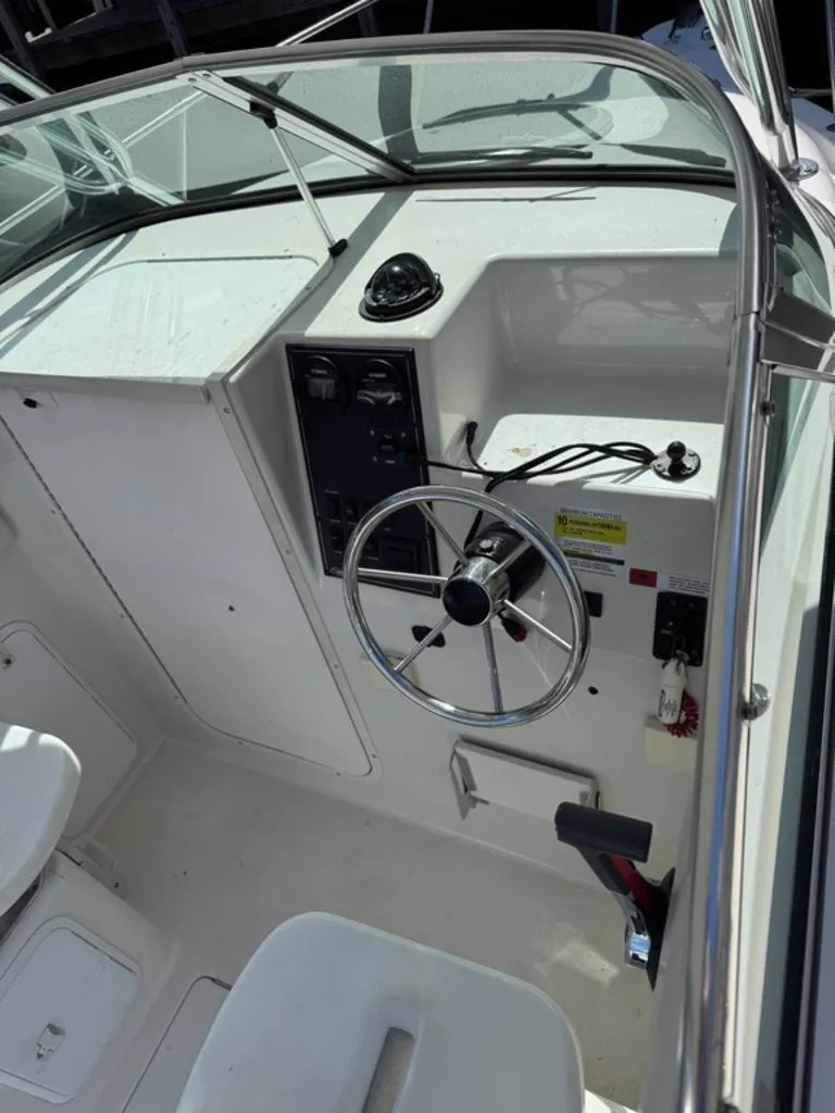 Slide: The Image of Seaswirl 2301 Striper 2002 - 6