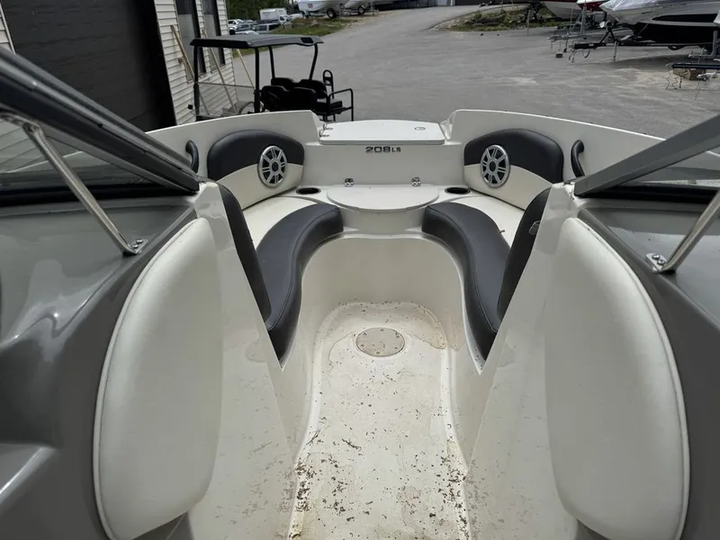 Slide: The Image of Stingray 208 LS 2018 - 16