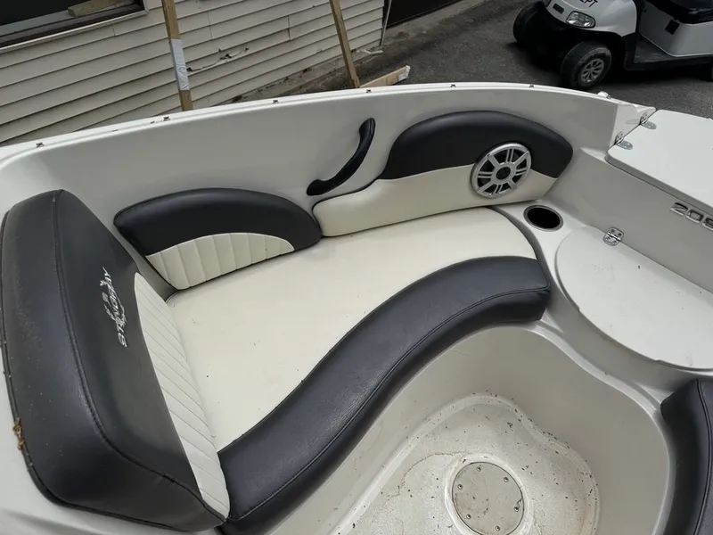 Slide: The Image of Stingray 208 LS 2018 - 17