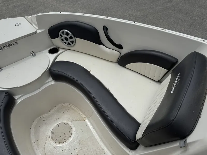 Slide: The Image of Stingray 208 LS 2018 - 18