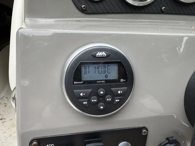 Slide: The Image of Stingray 208 LS 2018 - 26