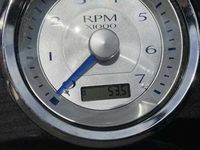 Slide: The Image of Stingray 215 LR 2021 - 18