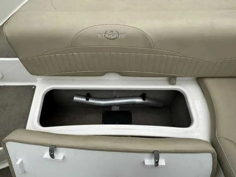 Slide: The Image of Stingray 235 LR 2015 - 10