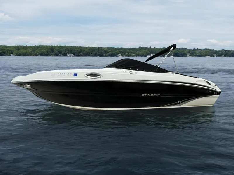 Slide: The Image of Stingray 235 LR 2015 - 3