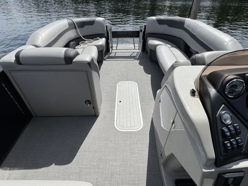 Slide: The Image of Sylvan L-5 CLZ 2023 - 30