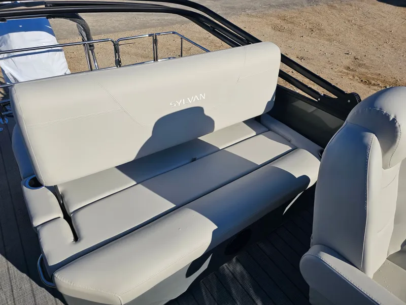 Slide: The Image of Sylvan Mirage 8520 CLZ DH 2026 - 11