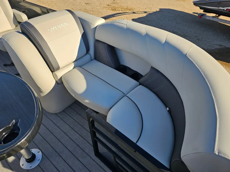 Slide: The Image of Sylvan Mirage 8520 CLZ DH 2026 - 7