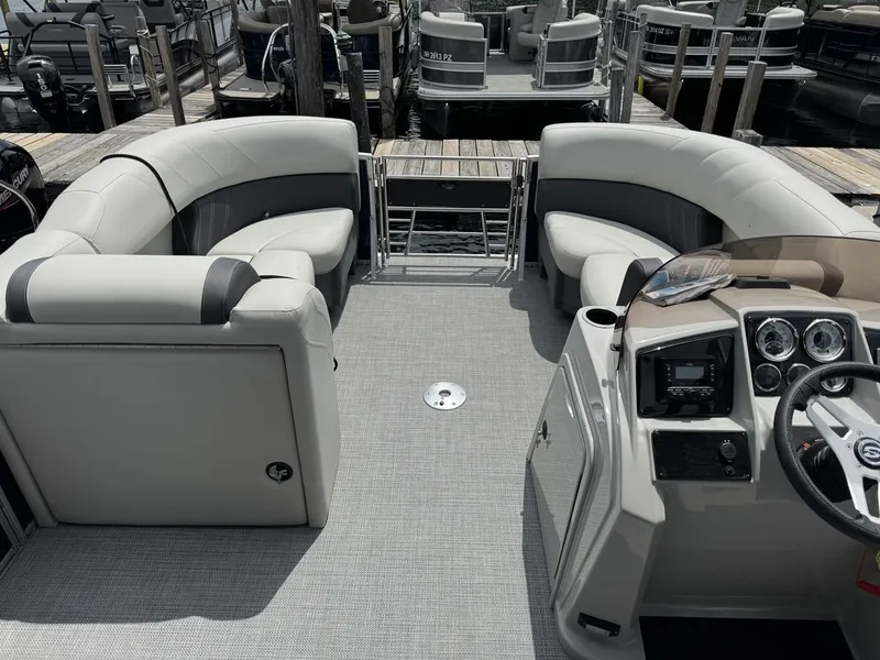 Slide: The Image of Sylvan Mirage 8520 CLZ DH 2025 - 27