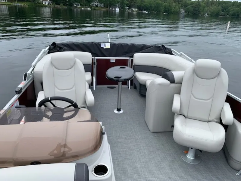 Slide: The Image of Sylvan Mirage 8520 LZ 2025 - 7