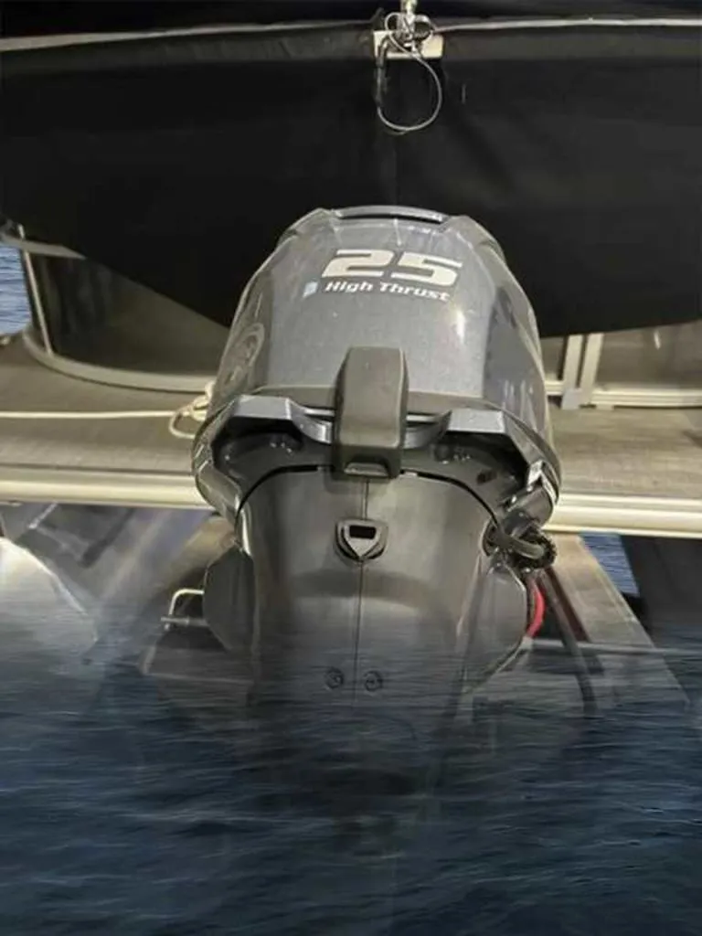 Slide: The Image of Sylvan Mirage 8520 LZ 2022 - 4