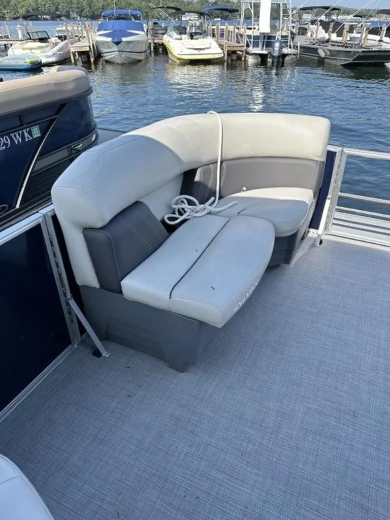 Slide: The Image of Sylvan Mirage 8520 LZ 2023 - 6