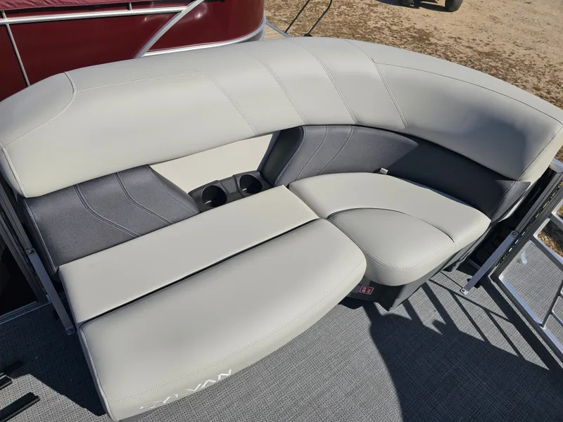 Slide: The Image of Sylvan Mirage 8520 LZ 2026 - 6