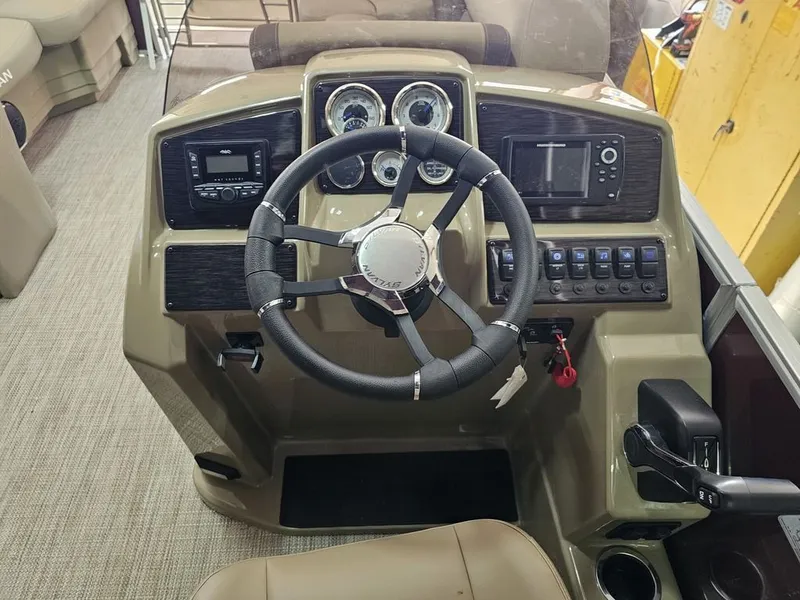 Slide: The Image of Sylvan Mirage 8522 CLZ 2025 - 10