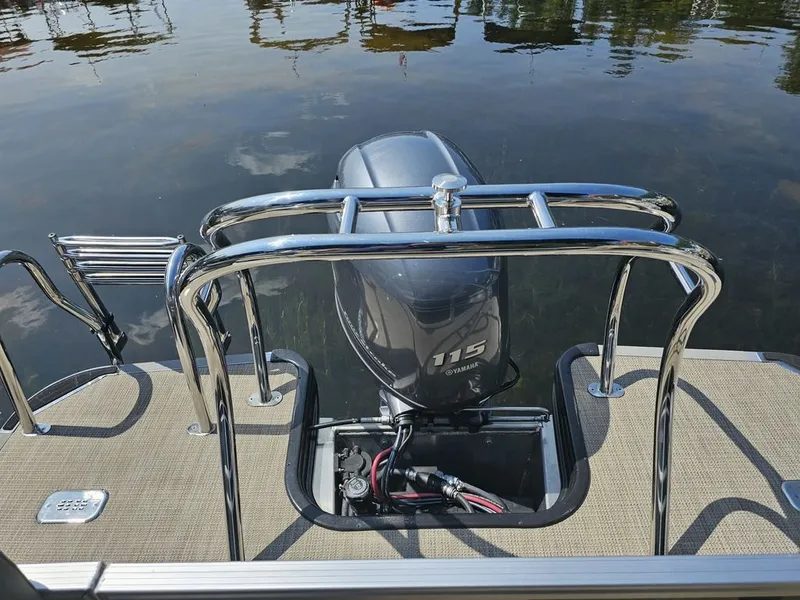 Slide: The Image of Sylvan Mirage 8522 LZ 2024 - 11