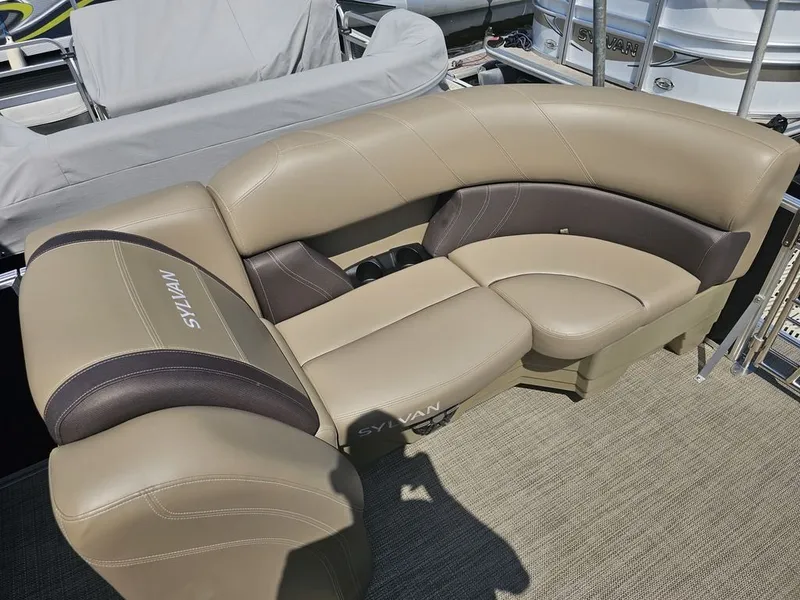 Slide: The Image of Sylvan Mirage 8522 LZ 2024 - 4