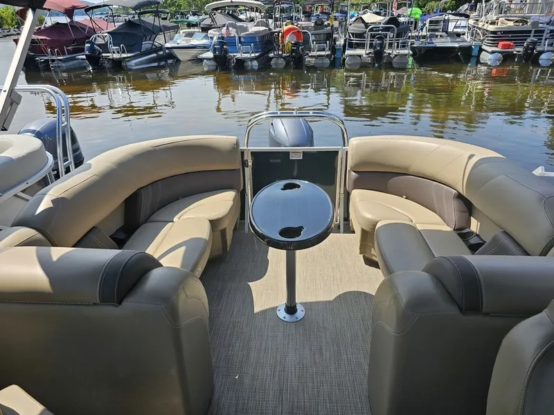 Slide: The Image of Sylvan Mirage 8522 LZ 2024 - 8