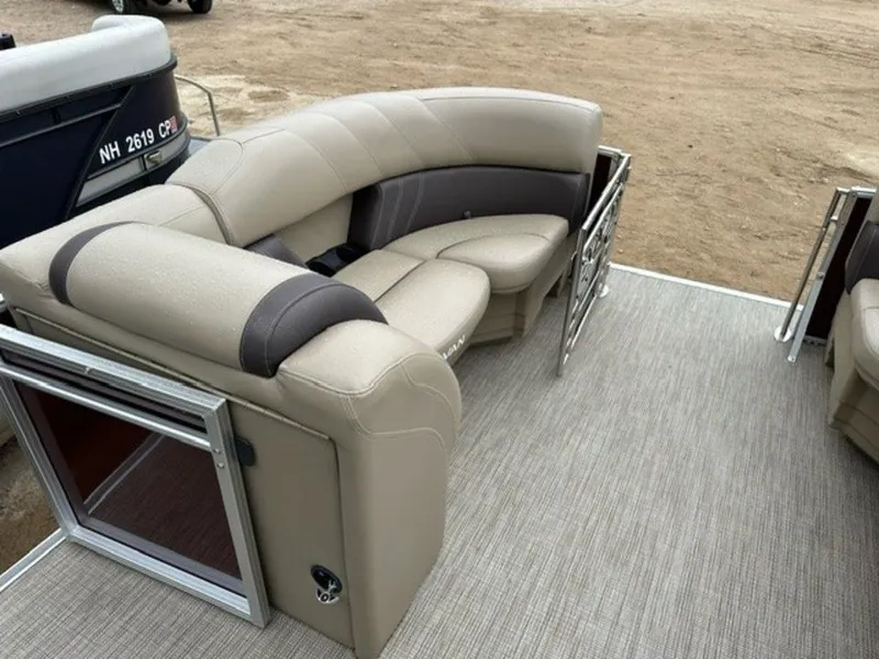 Slide: The Image of Sylvan Mirage 8522 LZ 2022 - 8