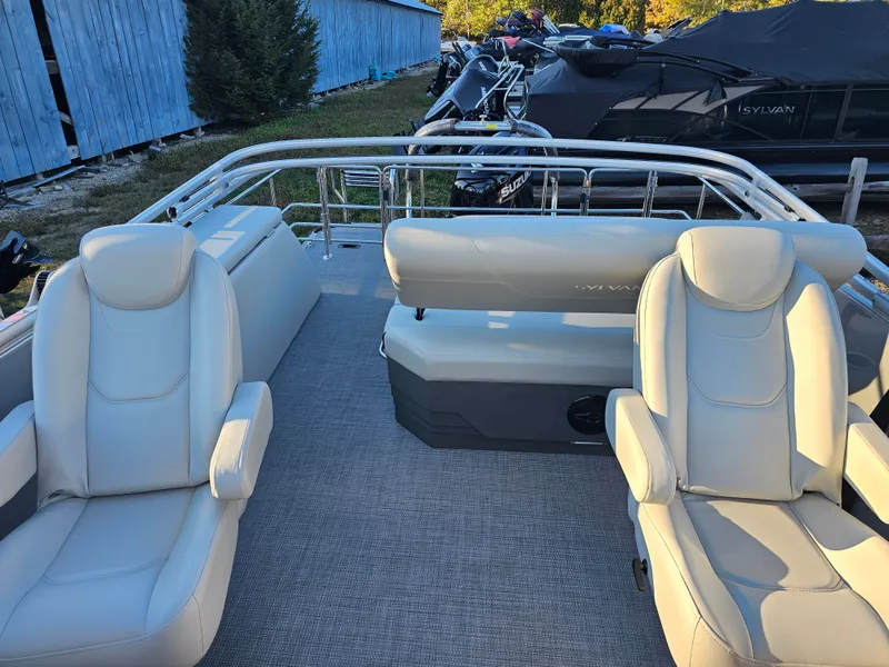 Slide: The Image of Sylvan Mirage 8524 CLZ DH 2026 - 5