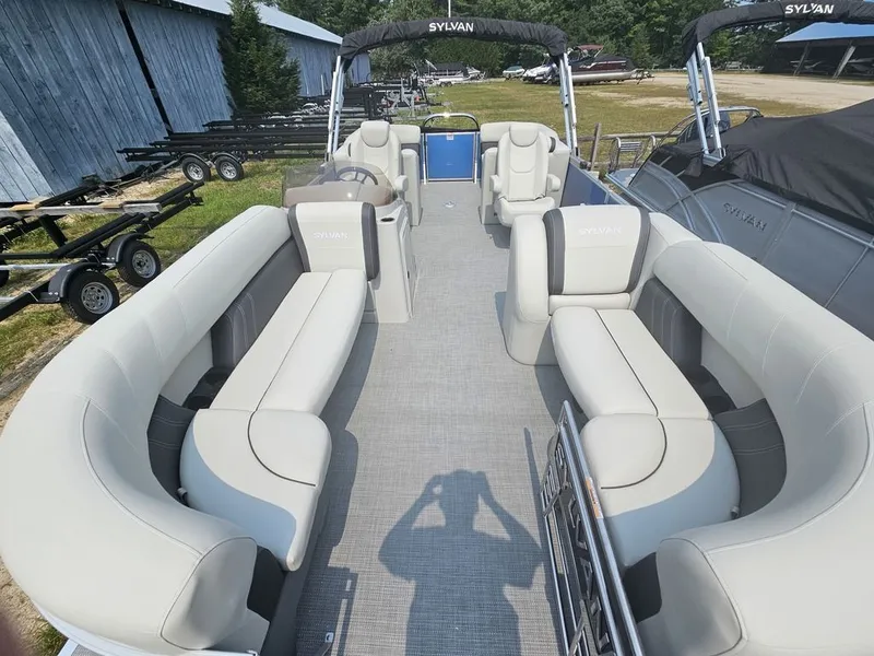 Slide: The Image of Sylvan Mirage 8524 LZ 2025 - 3