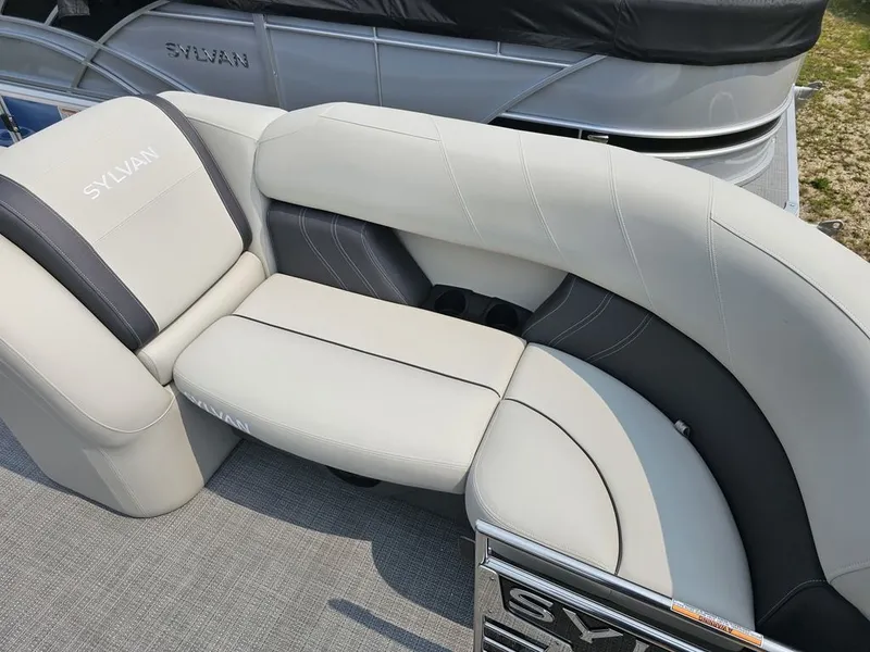 Slide: The Image of Sylvan Mirage 8524 LZ 2025 - 4