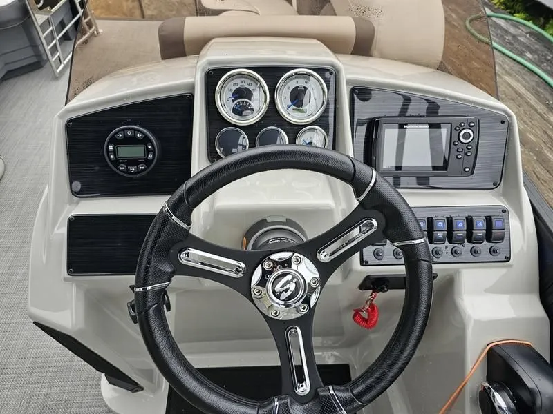 Slide: The Image of Sylvan Mirage X3 2024 - 8