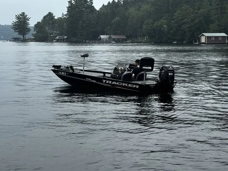 Slide: The Image of Tracker Pro 170 2023 - 5