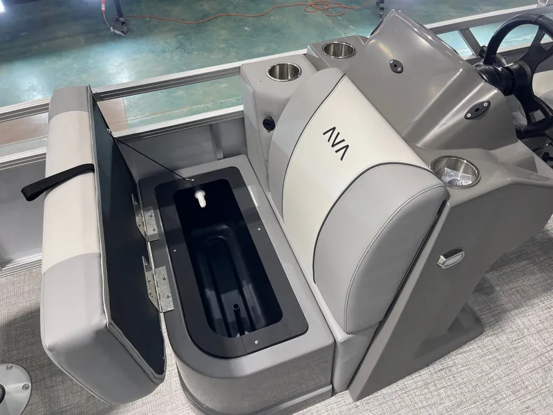 Slide: The Image of Avalon Venture Quad Fish - 19' 2026 - 11