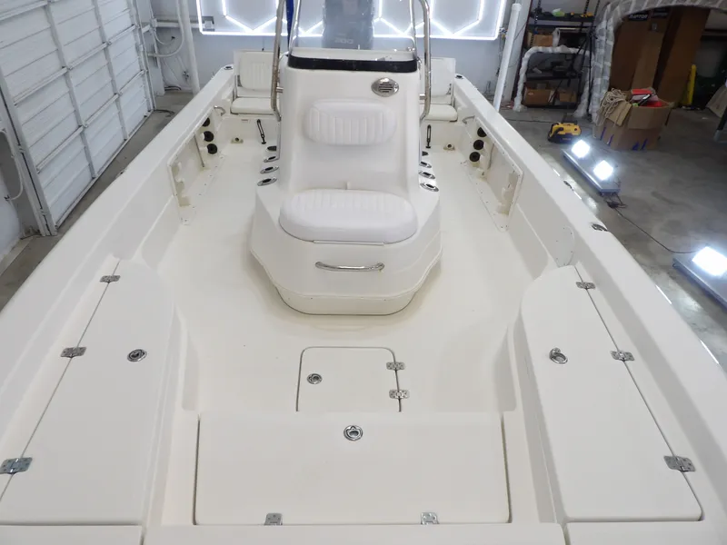 Slide: The Image of NauticStar 2200 2010 - 15