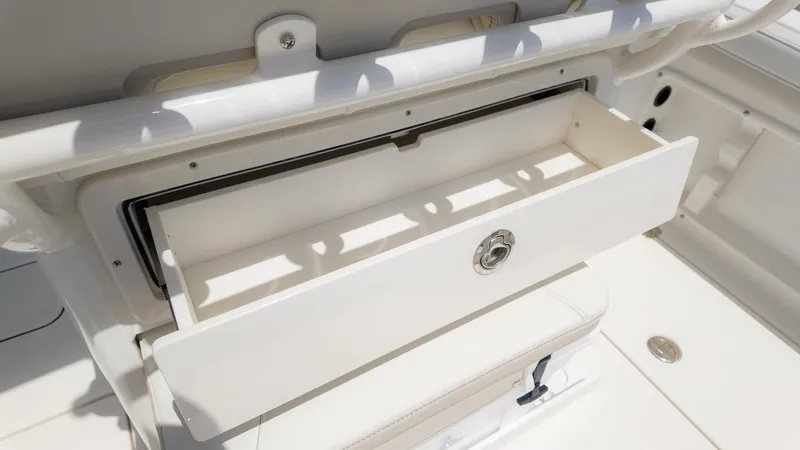 Slide: The Image of World Cat 235 TE 2026 - 15