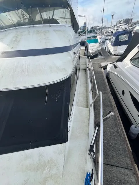 Slide: The Image of Tollycraft 34 Sundeck 1986 - 19