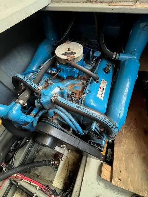 Slide: The Image of Tollycraft 34 Sundeck 1986 - 30